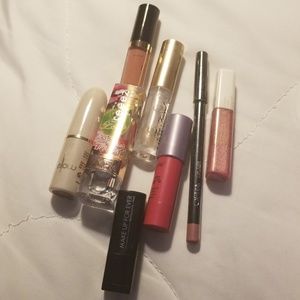 Lip Glosses/Lip Sticks